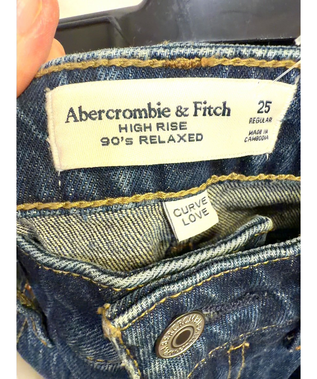 ABERCROMBIE & FITCH Blue Curve Love High Rise 90s Relaxed Jeans, size W25 — label