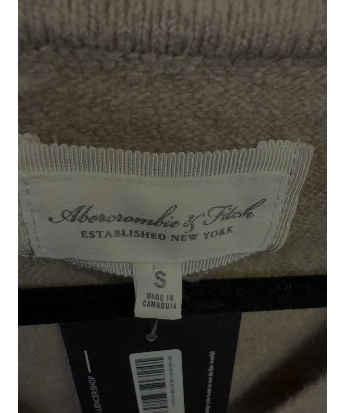 ABERCROMBIE & FITCH Beige Merino Wool-Blend V-Neck Sweater, size UK S — detail