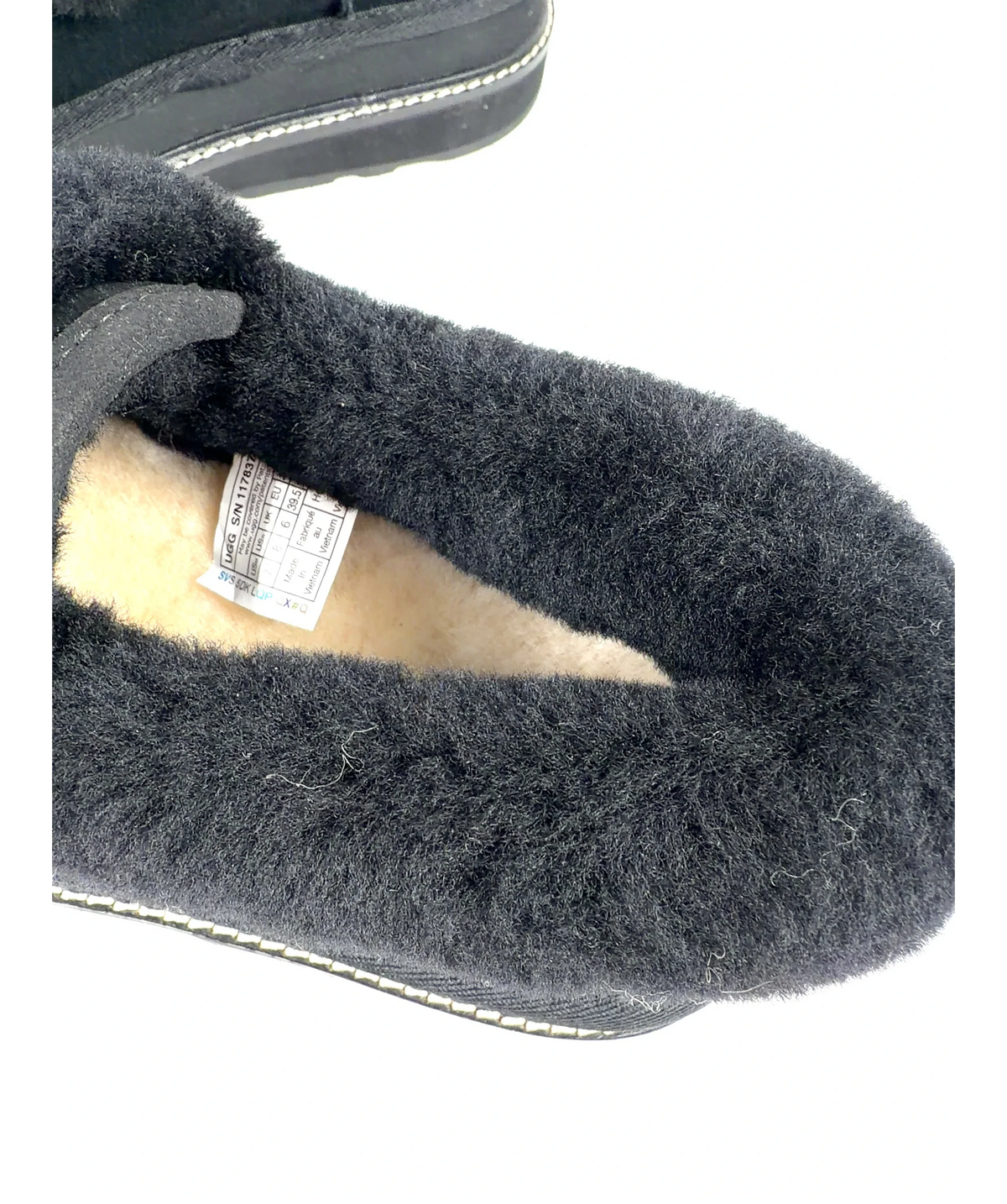 UGG x Sacai Black Loafer, size UK 6 EU 39 👠 — additional view