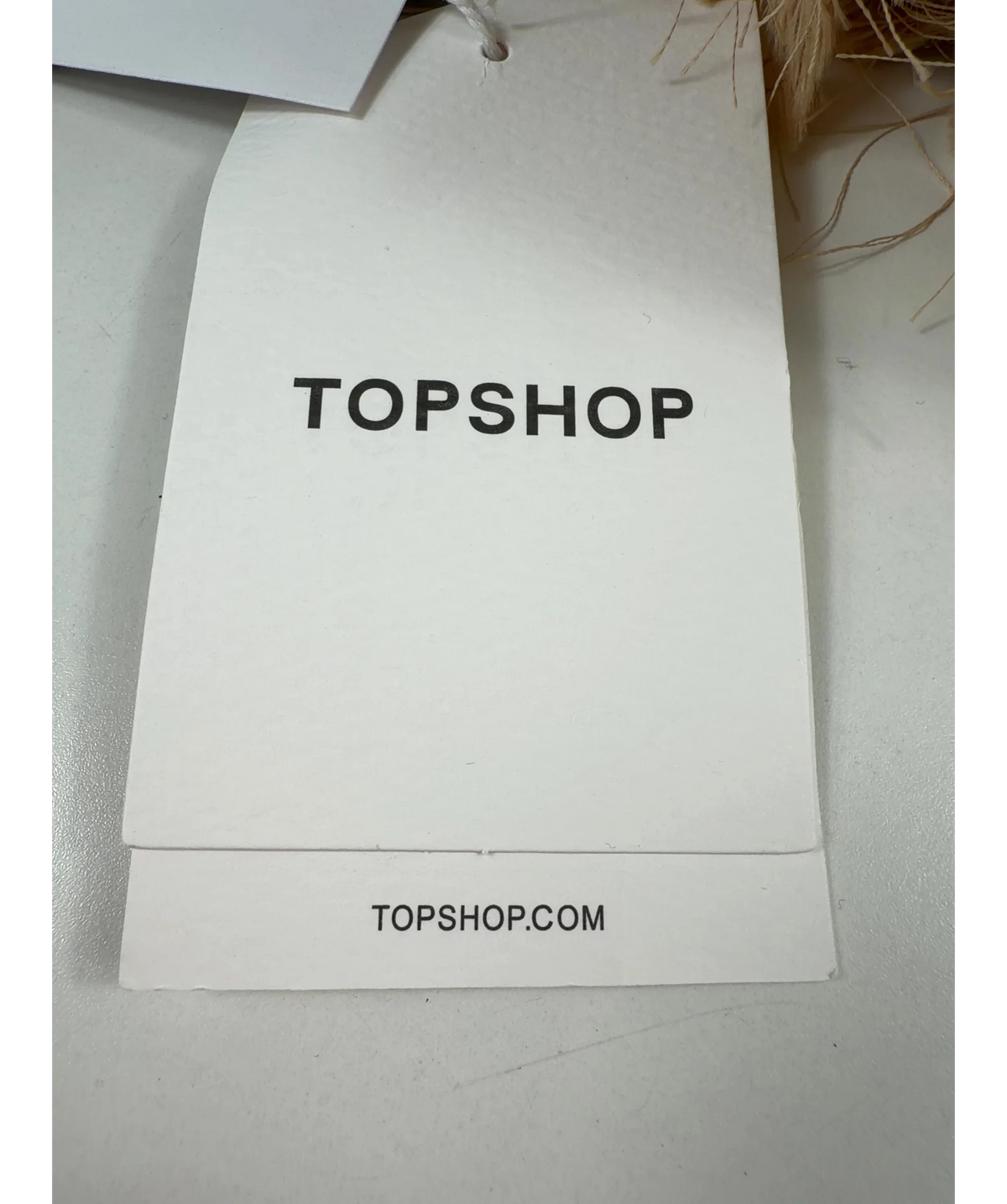 TOPSHOP Beige Colour — label