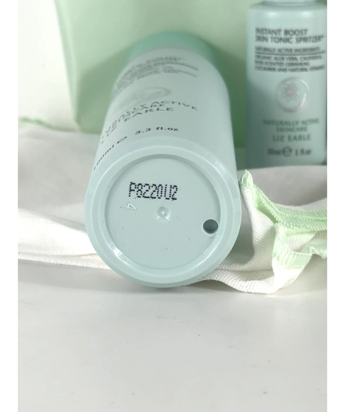 Liz Earle Cleanse & Polish and Instant Boost Skin Tonic Set One Size, size 100ml — detail