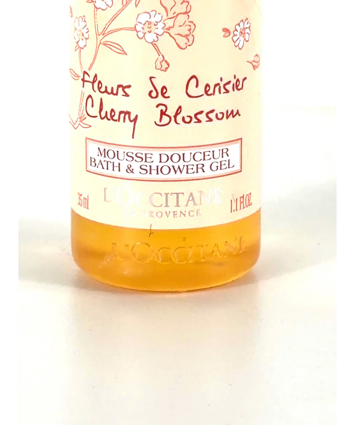 Loccitane Fleurs see creosote cherry blossom bath and shower gel, size 35ml — label