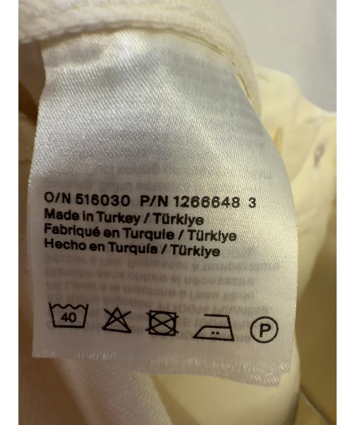 cos Cream Colour, size W26 — label