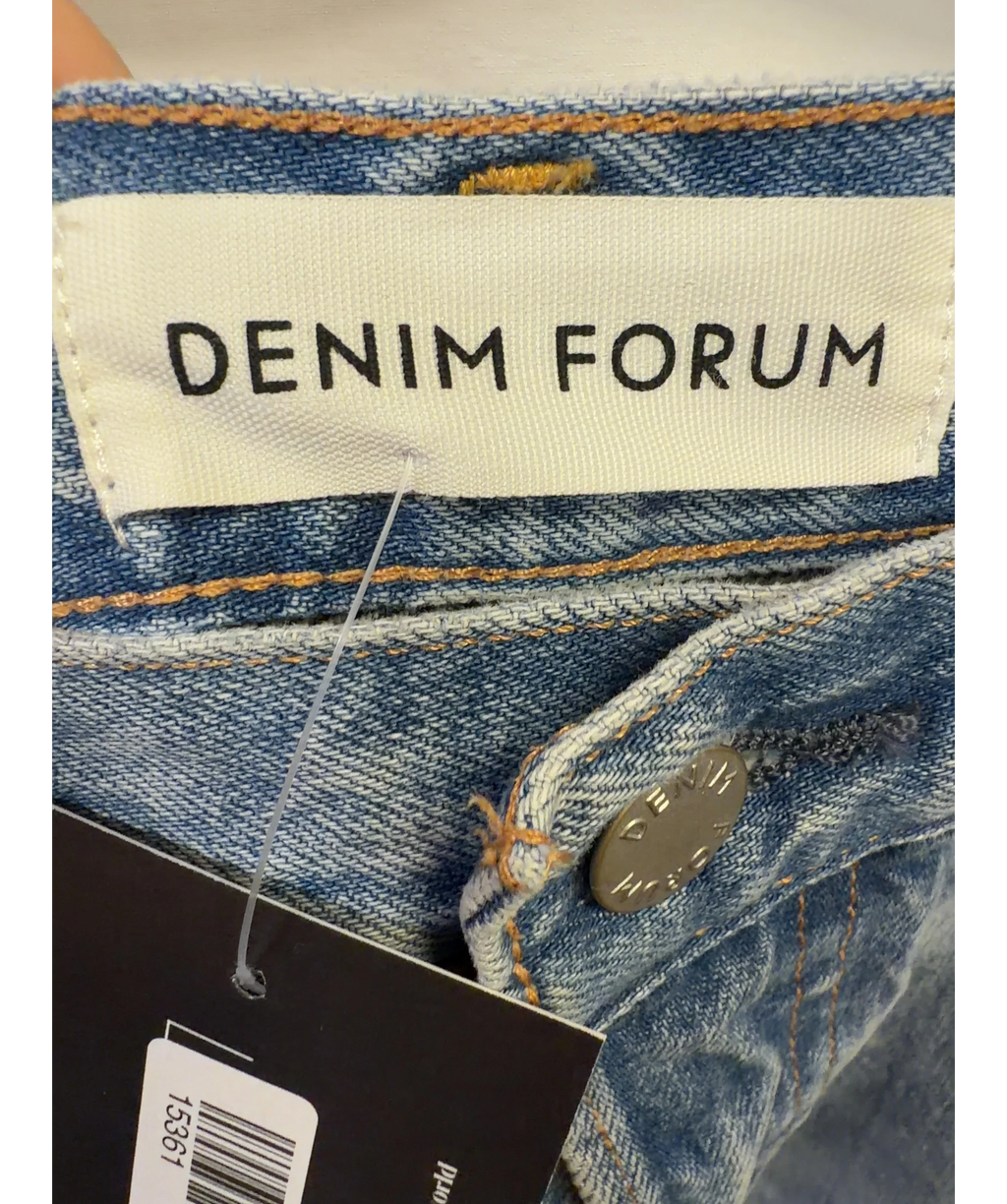 Aritzia Denim Forum light blue Relaxed Lo-Rise Baggy Jeans, size W26 — detail