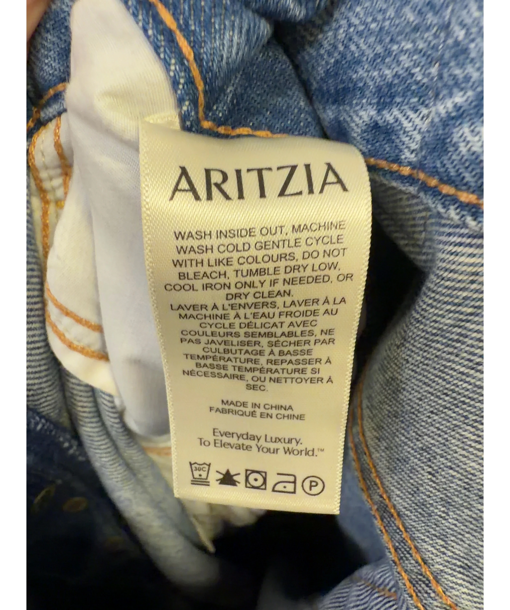 Aritzia Denim Forum light blue Relaxed Lo-Rise Baggy Jeans, size W26 — label