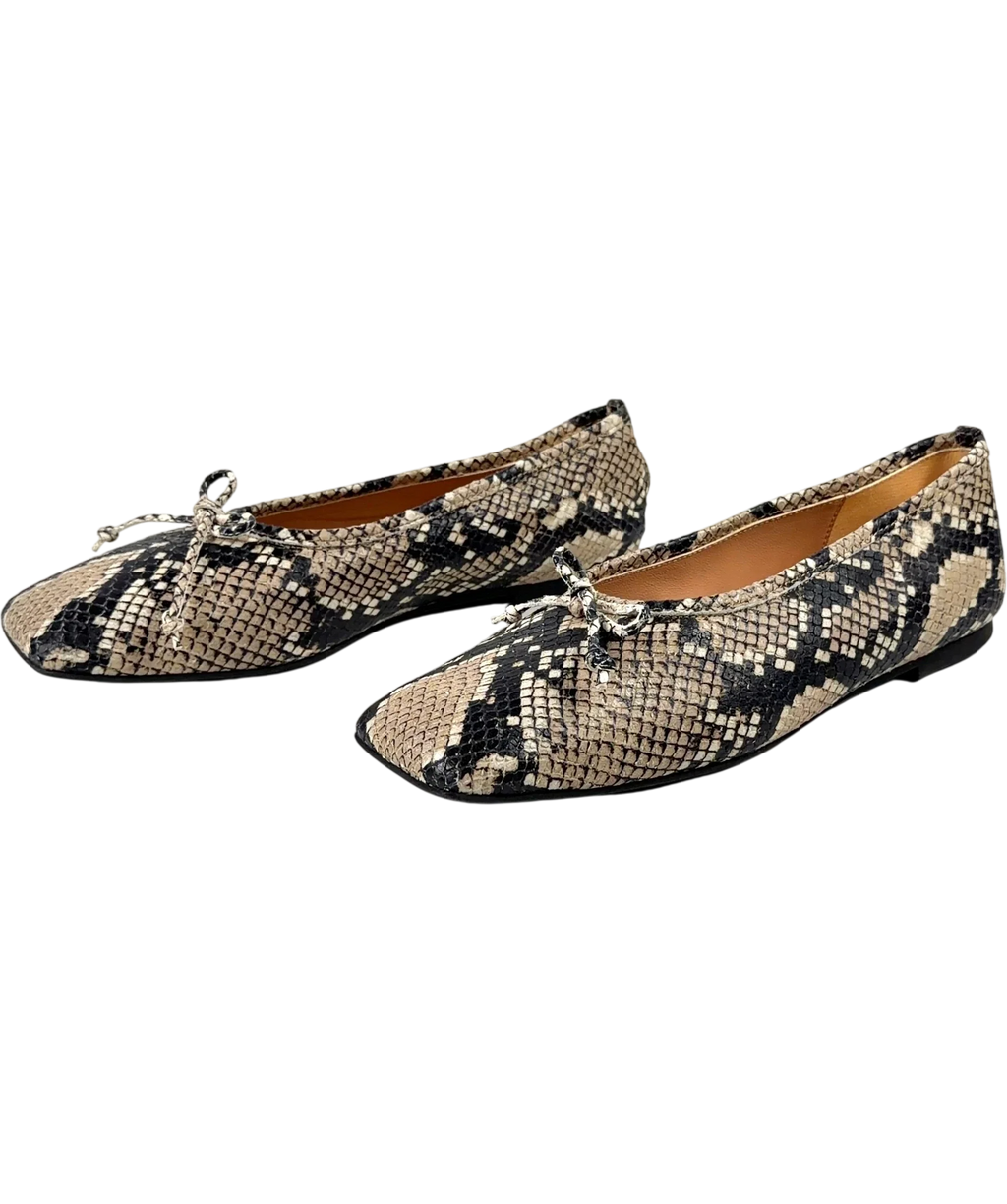 ARKET Beige Colour, size UK 7 EU 40 👠 — label