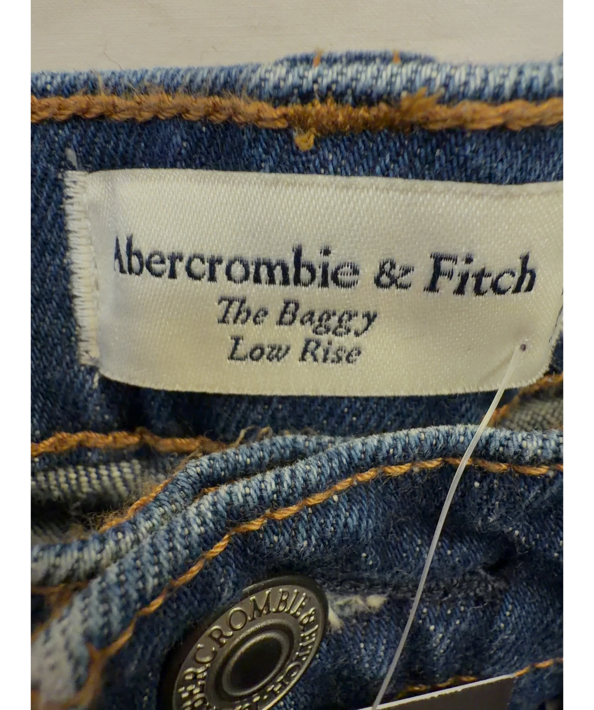 ABERCROMBIE & FITCH Blue The Baggy Low Rise, size W23 — label