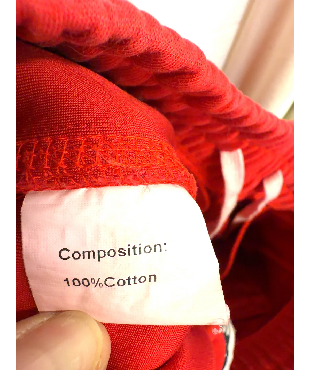 Drama Call Red Colour, size UK XL — label