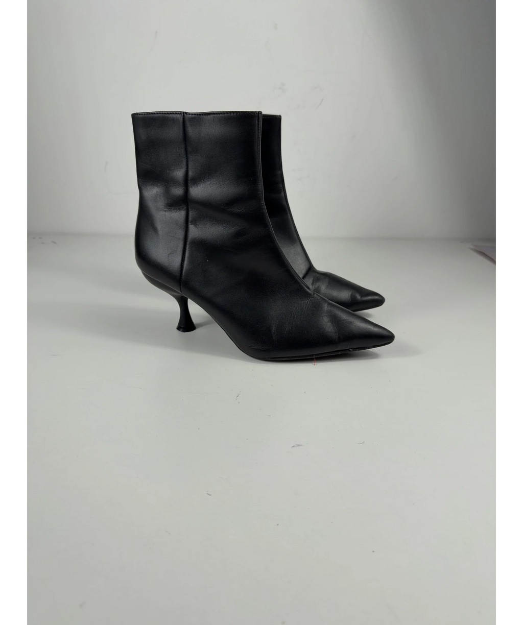 M&S Black Wide Fit Black Leather Pointed Toe Ankle Boots with Insolia, size UK 5 EU 38 👠 — additional view