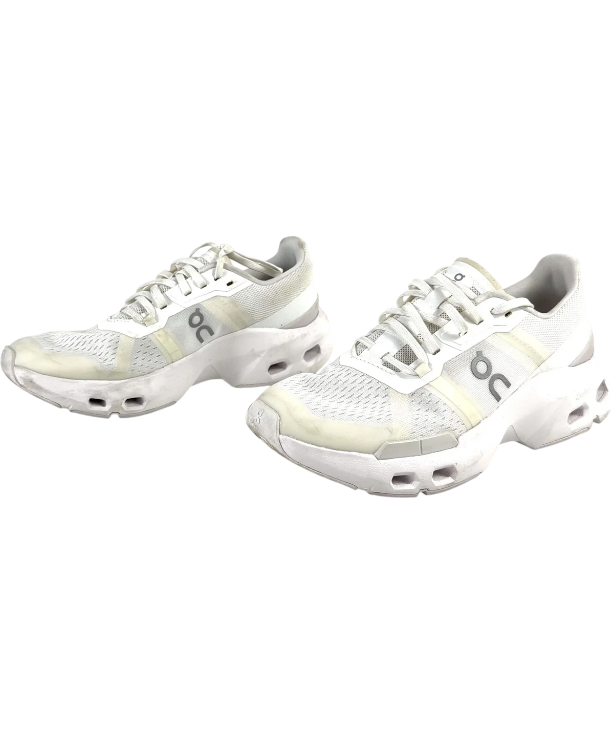 On White Cloudpulse, size UK 6 EU 39 👠 — label