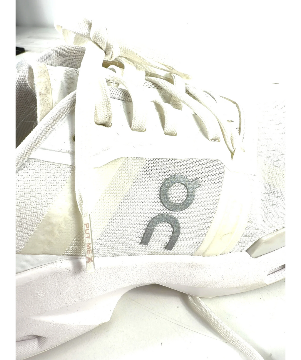 On White Cloudpulse, size UK 6 EU 39 👠 — care label