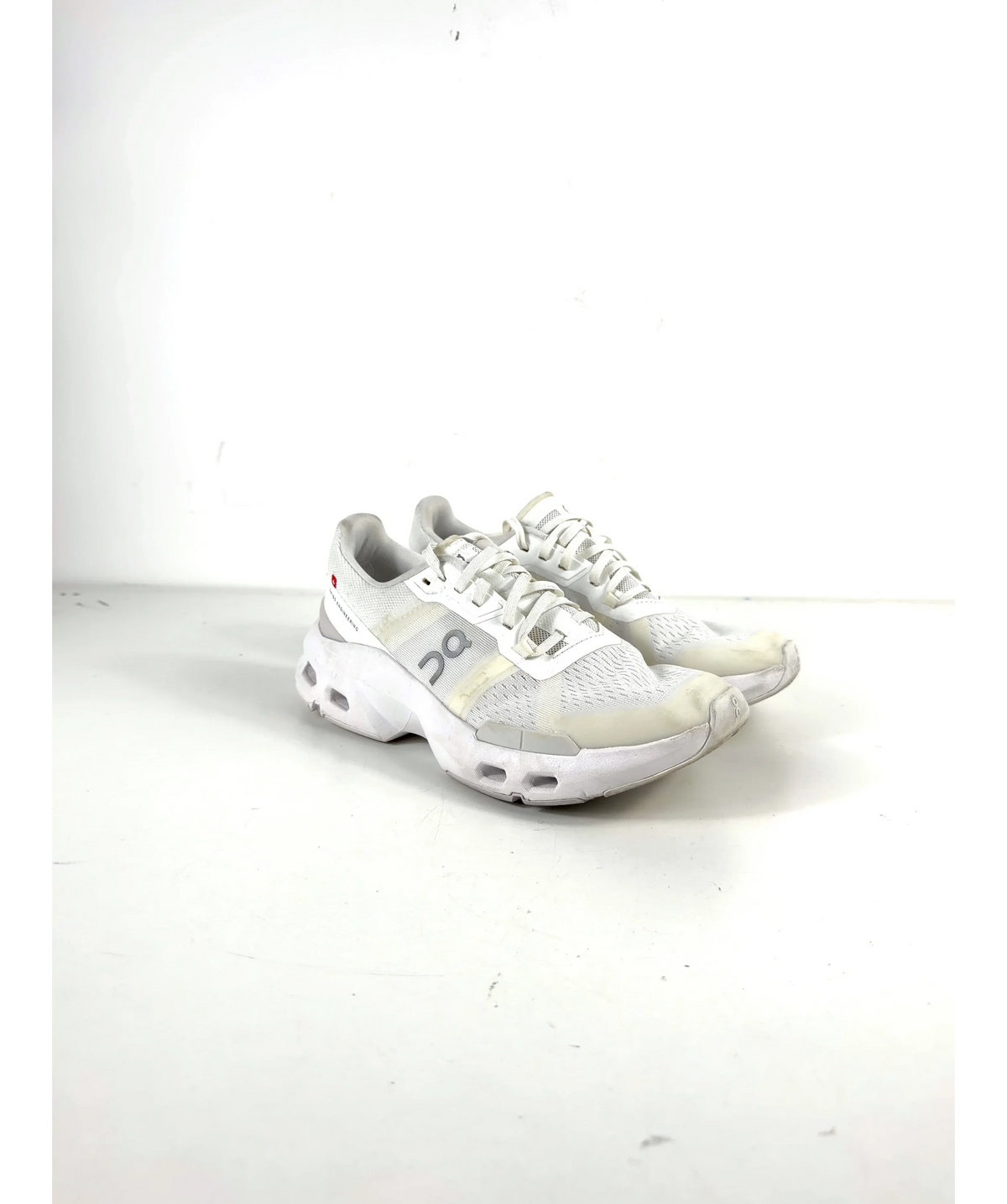 On White Cloudpulse, size UK 6 EU 39 👠 — additional view