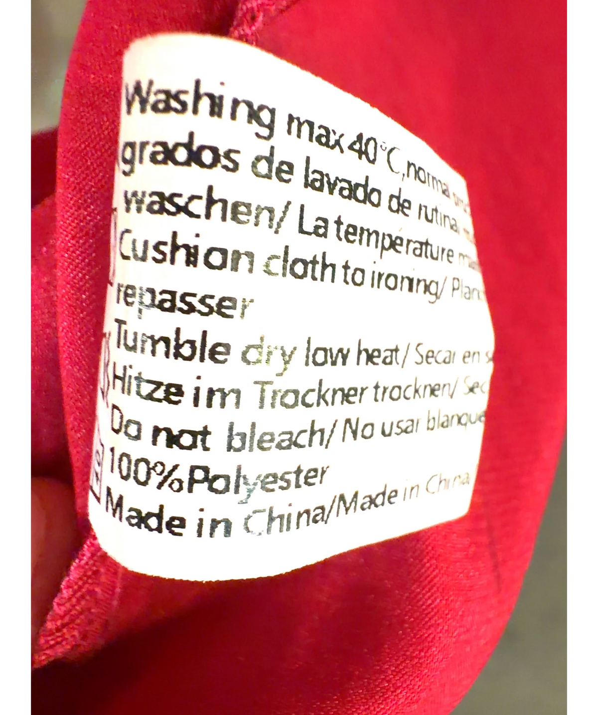 LOVASY Red Colour, size UK L — label