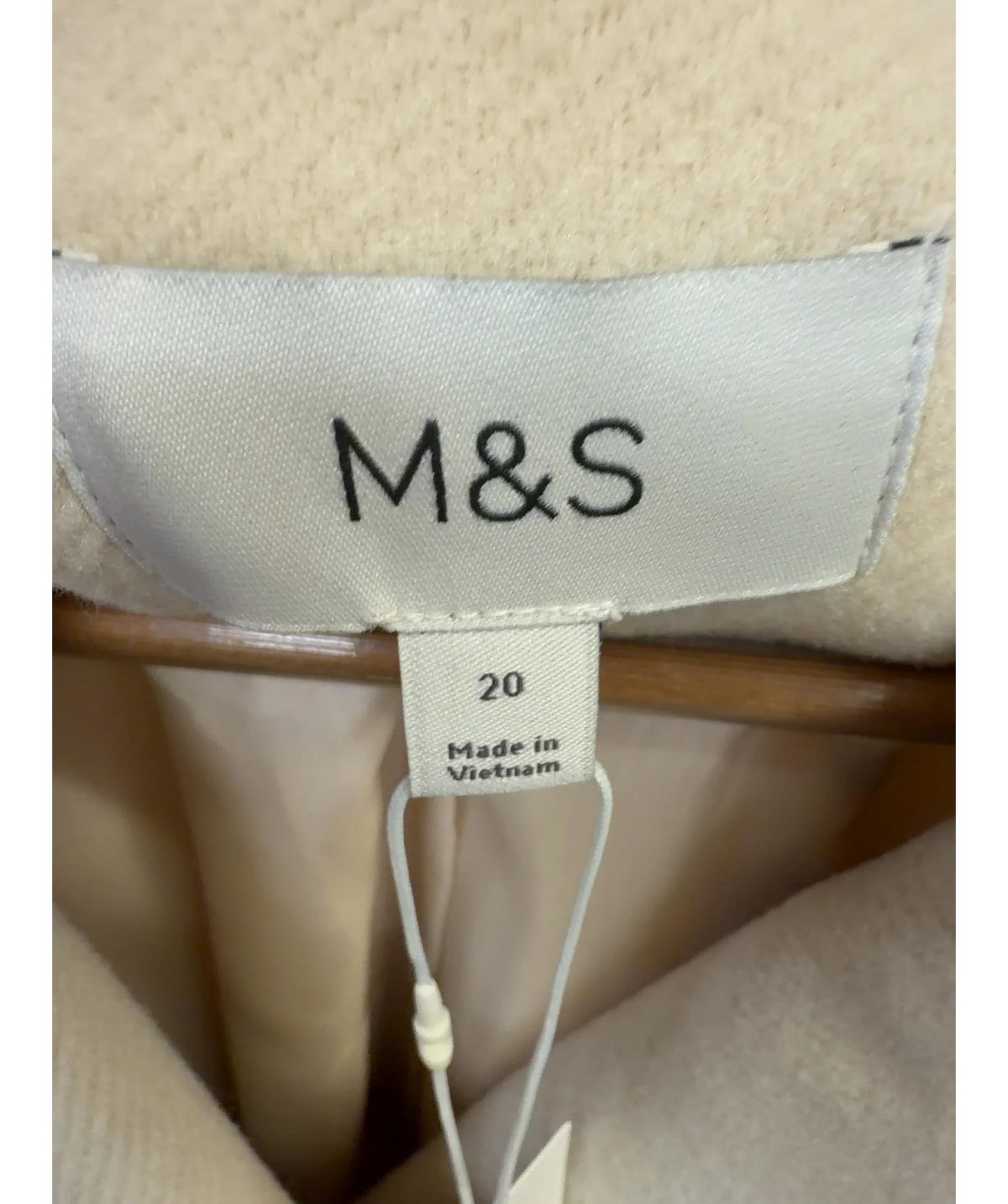 M&S Cream Colour, size UK 20 — detail