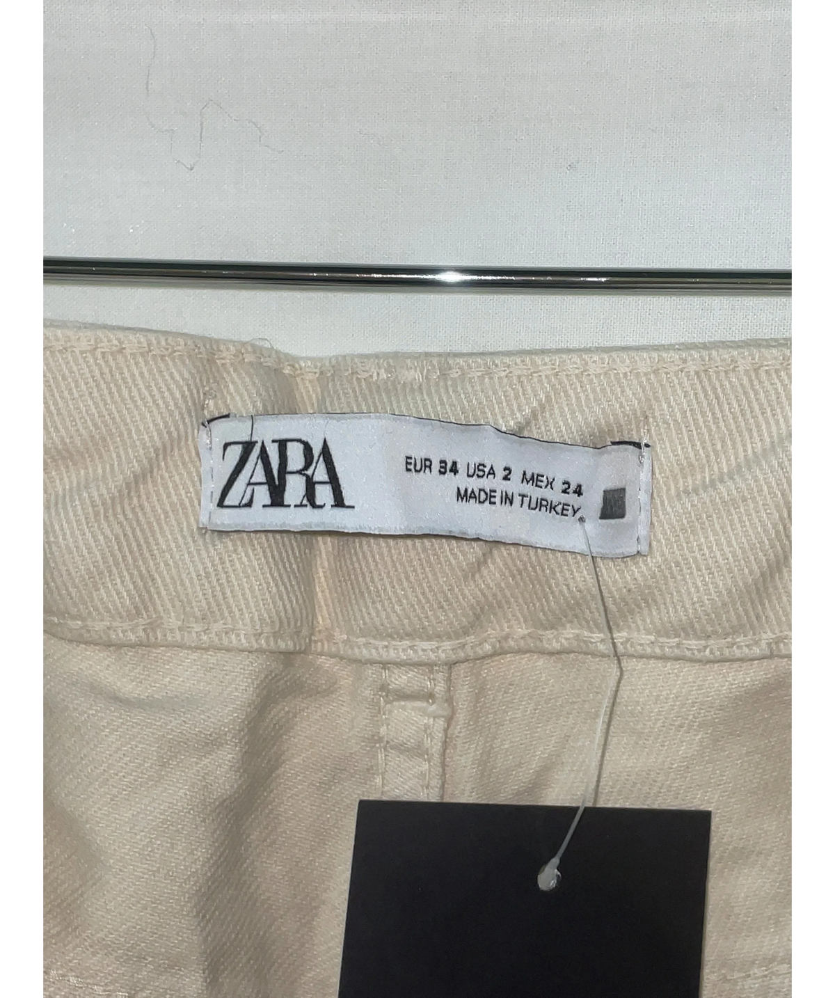 ZARA cream Z1975 Mid-Waist Barrel Jeans, size UK 6 — detail