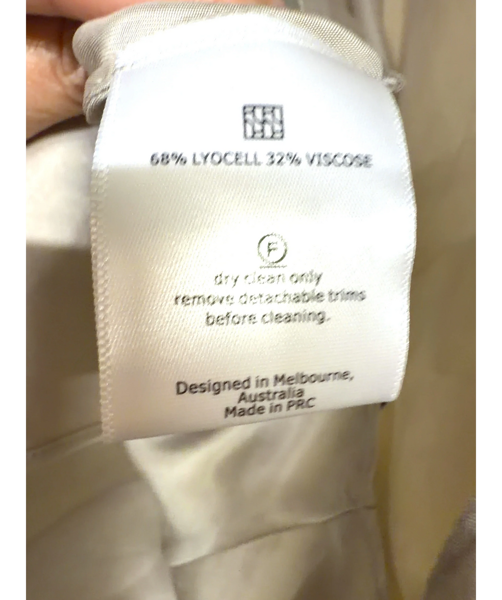 HENNE champagne Colour, size UK 8 — label