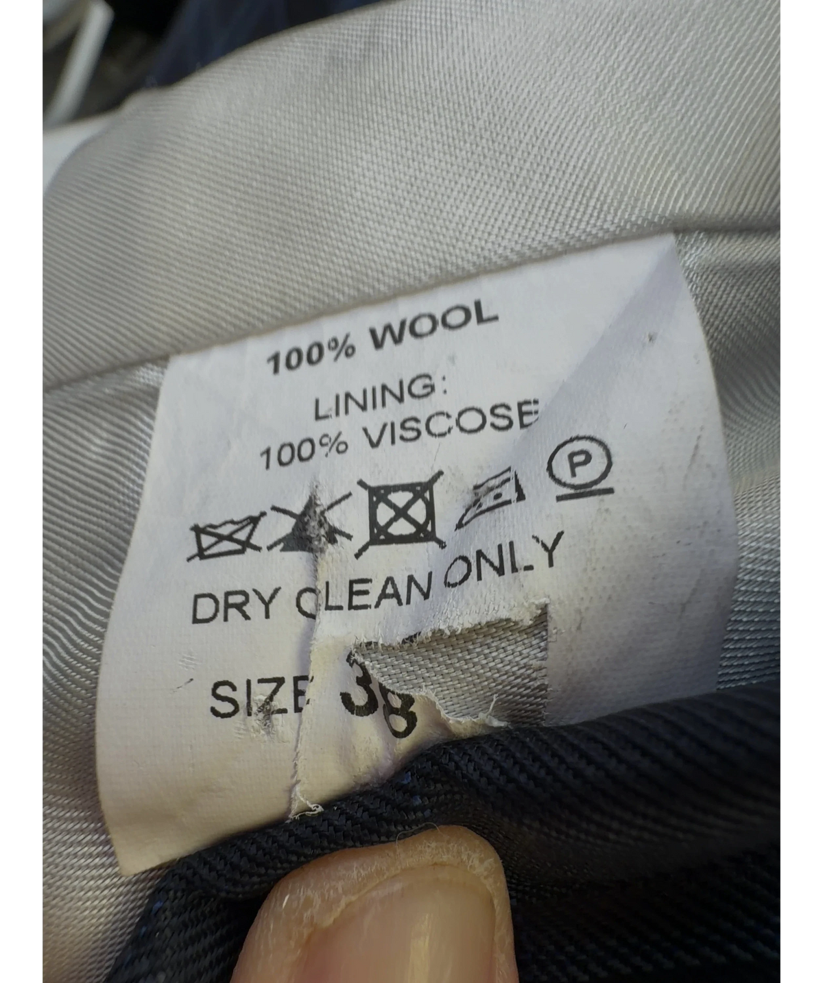 William Hunt navy Colour, size UK 38" CHEST — care label