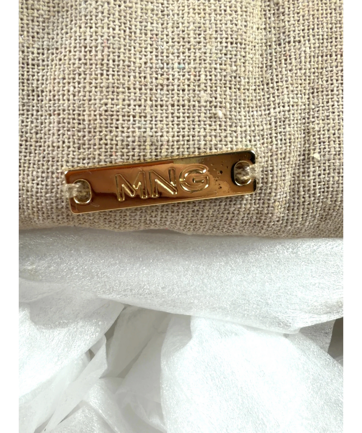 MANGO Beige Colour — label