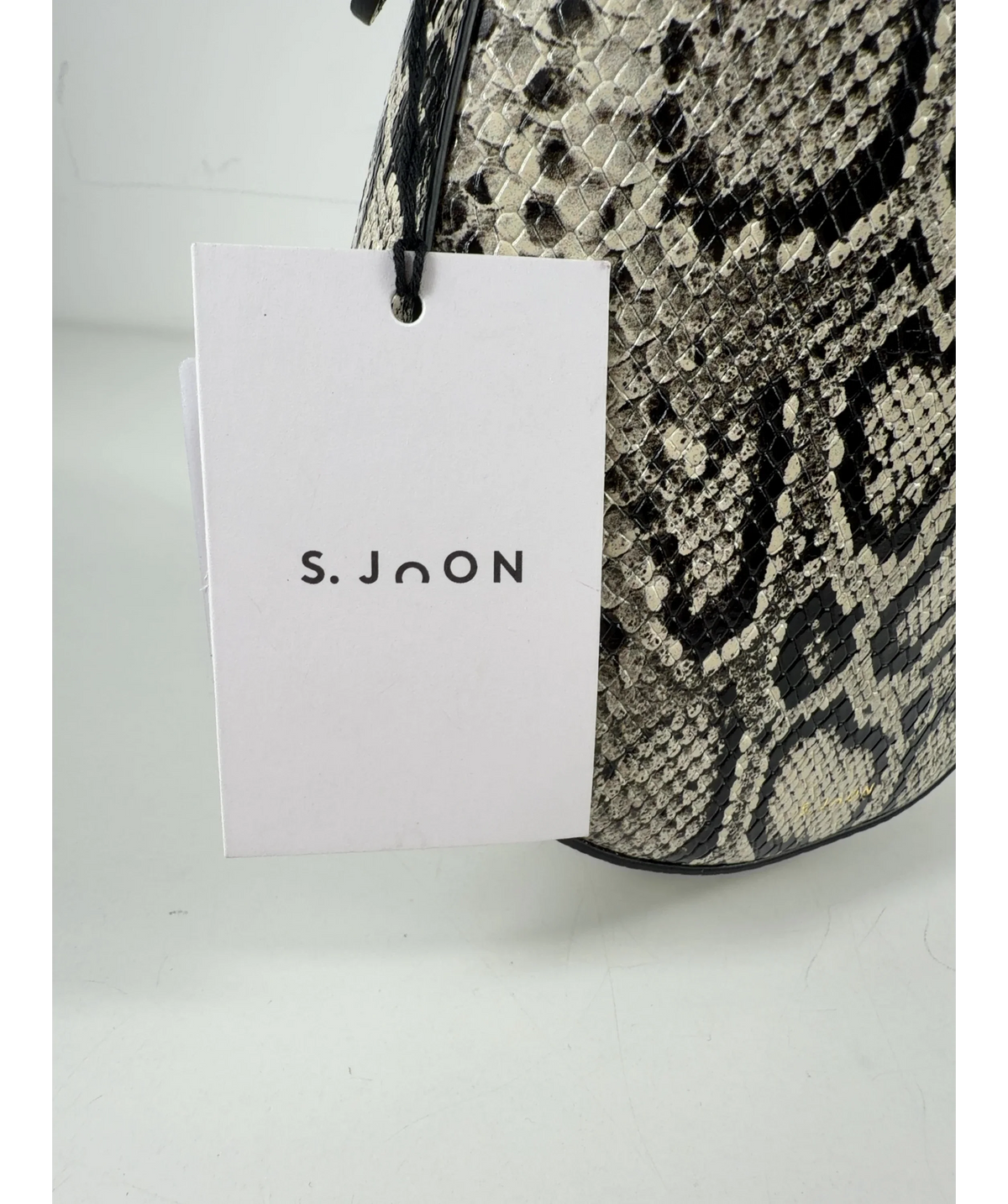 S.Joon Cream Teardrop — label