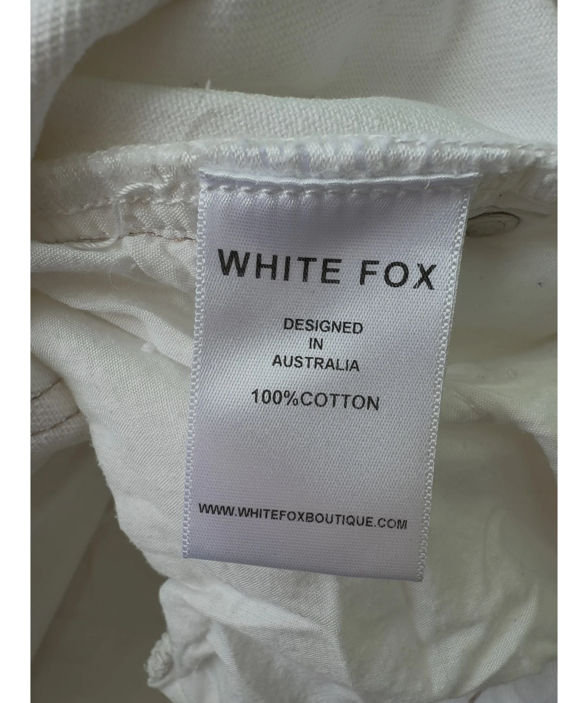 WHITE FOX White Colour, size UK M — label