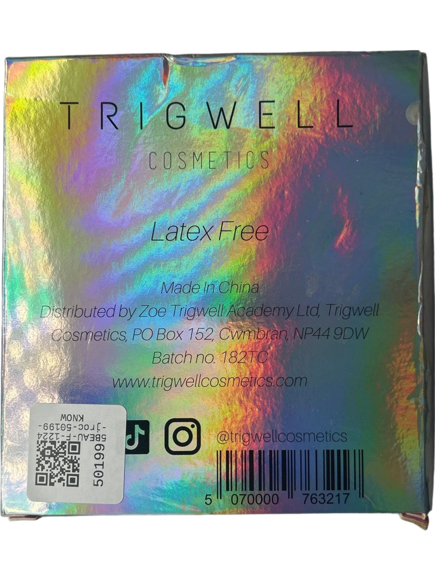 Trigwell Cosmetics Multicoloured Velvet Powder Puff 2 Pack