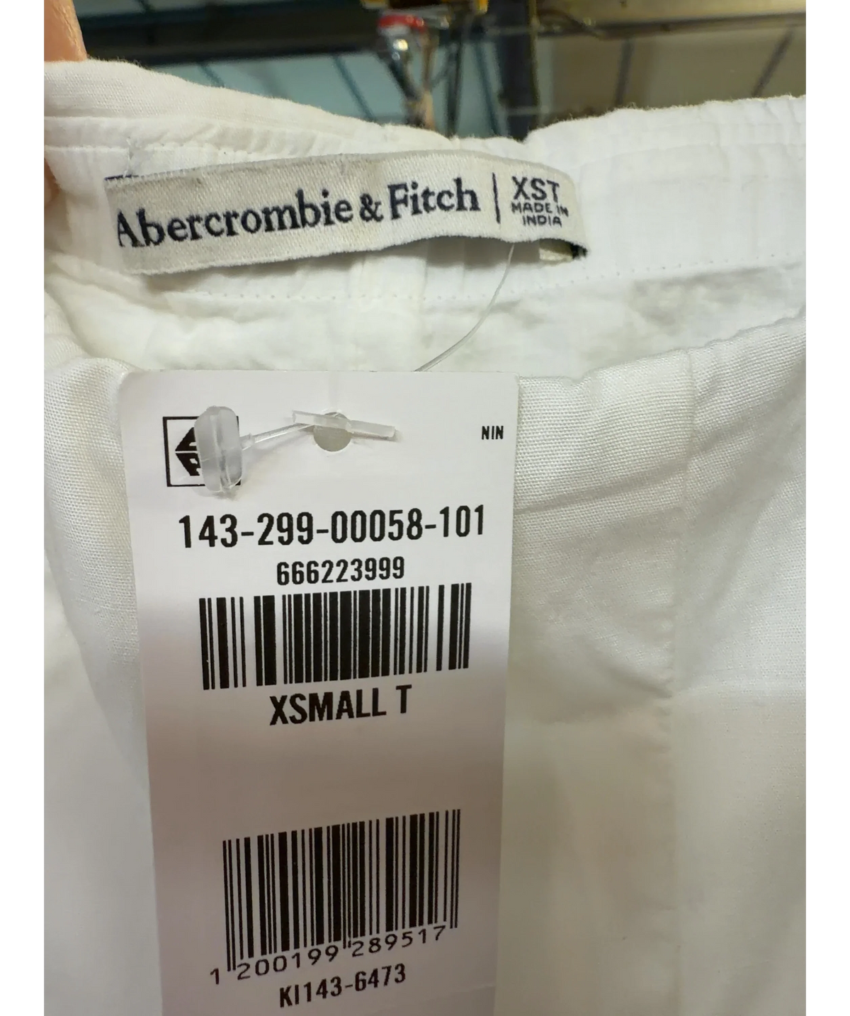 ABERCROMBIE & FITCH White Colour, size UK XS — care label