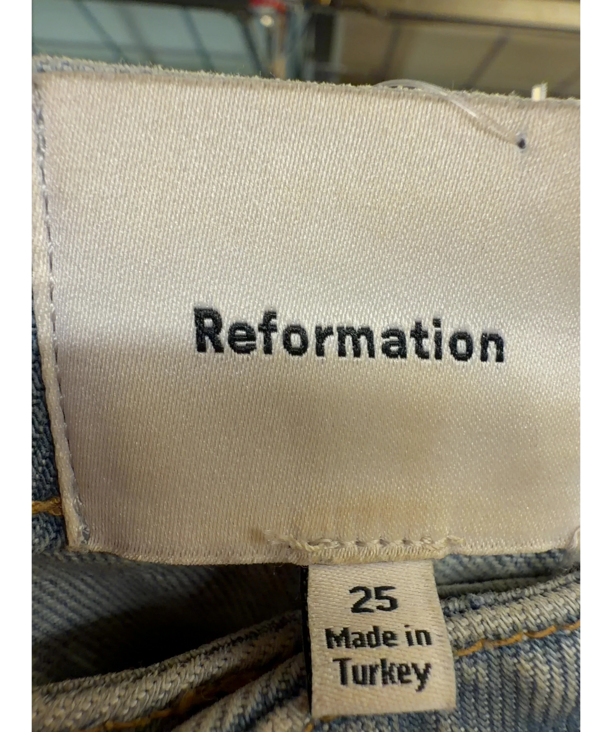 Reformation Blue Wilder High Rise Wide Leg Cropped Jeans, size W25 — detail