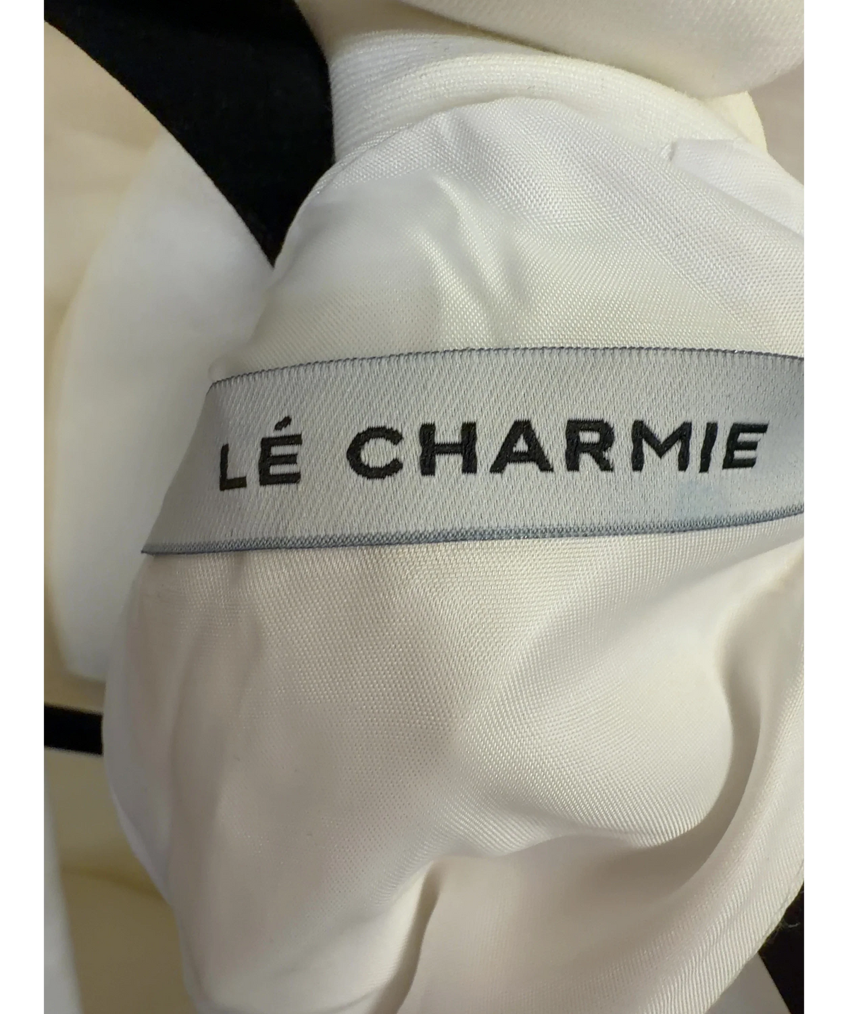 Lé Charmie White Jacket le Soirée, size UK XS — detail