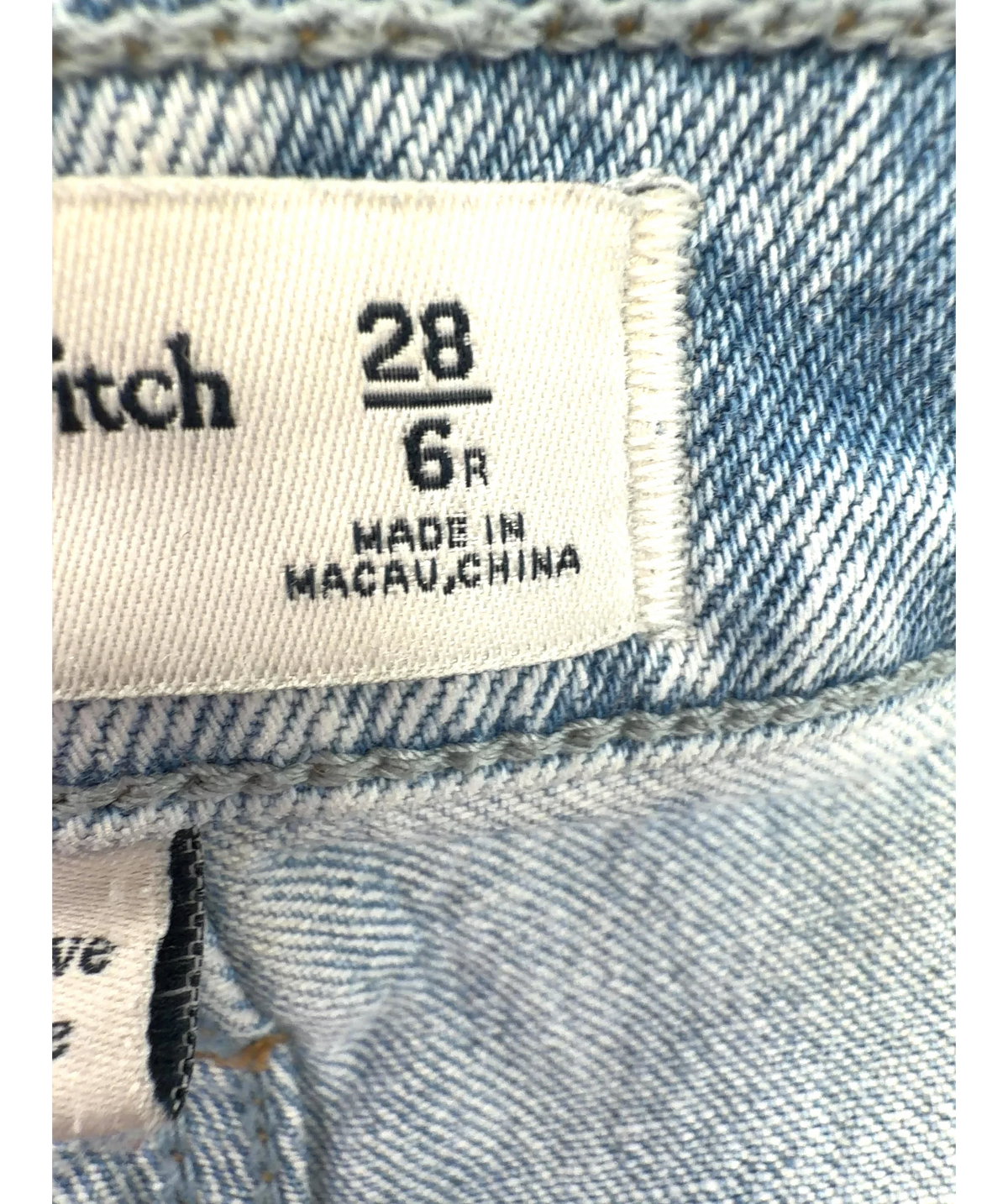 ABERCROMBIE & FITCH light blue Ultra High Rise Curve Love '90s Straight Crossover Jeans, size UK 8 — care label