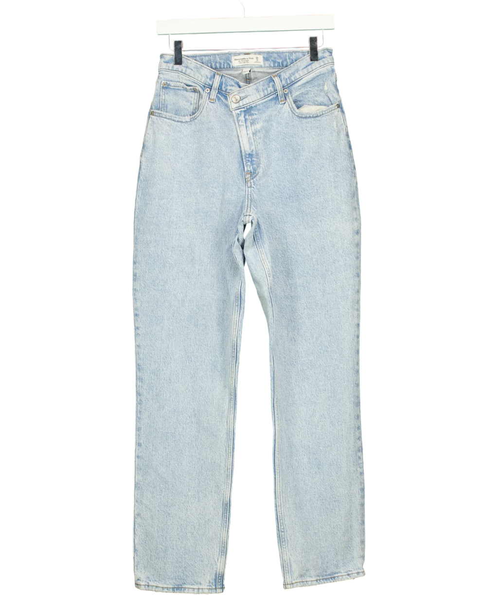 ABERCROMBIE & FITCH light blue Ultra High Rise Curve Love '90s Straight Crossover Jeans, size UK 8 — front