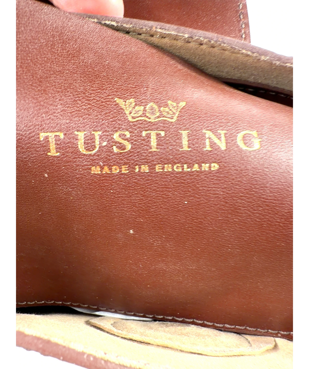 Tusting Brown Colour — label