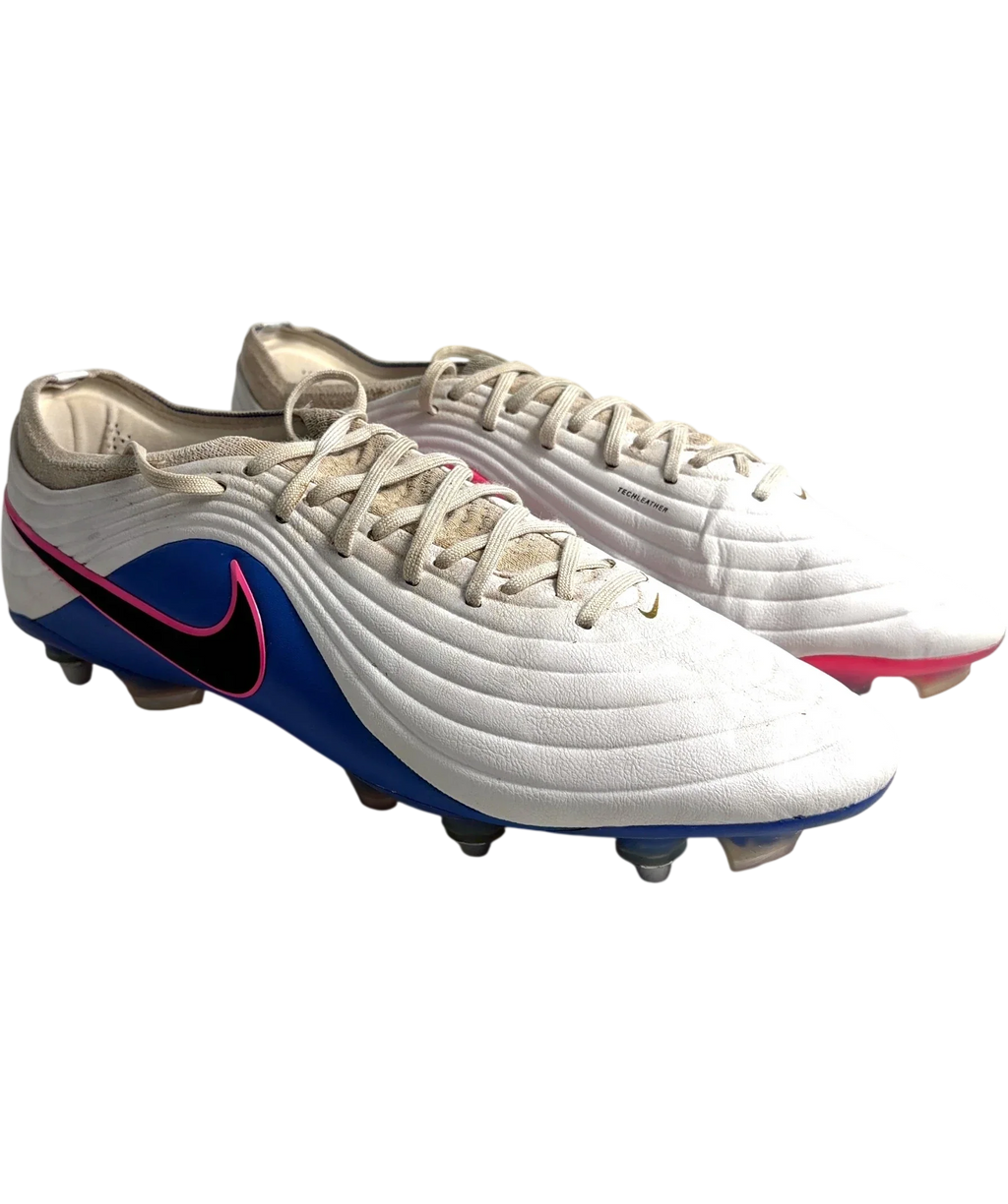 Nike White Tiempo Maestro Elite, size UK 10 EU 44 👞 — front