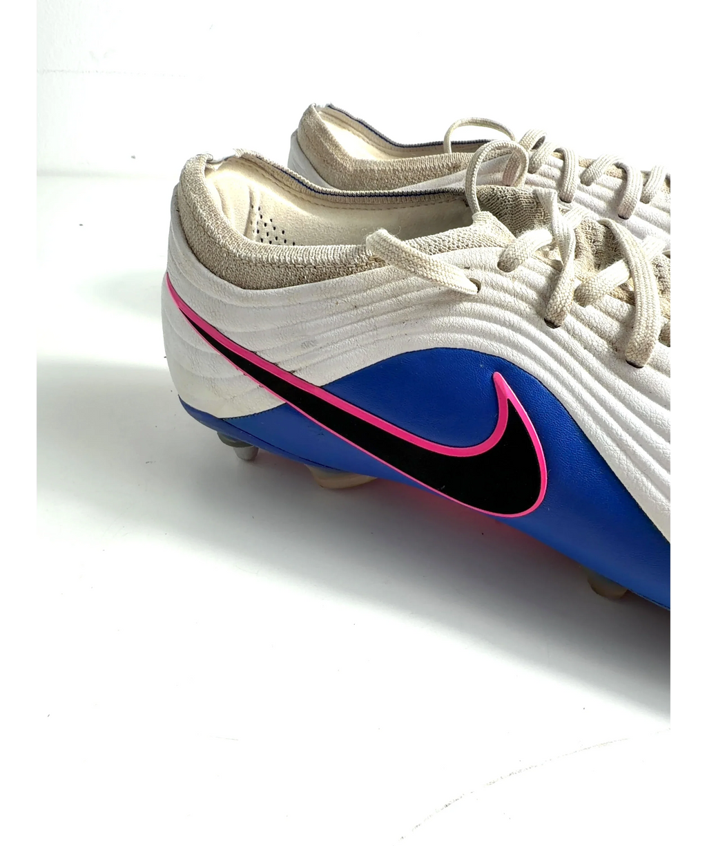 Nike White Tiempo Maestro Elite, size UK 10 EU 44 👞 — care label