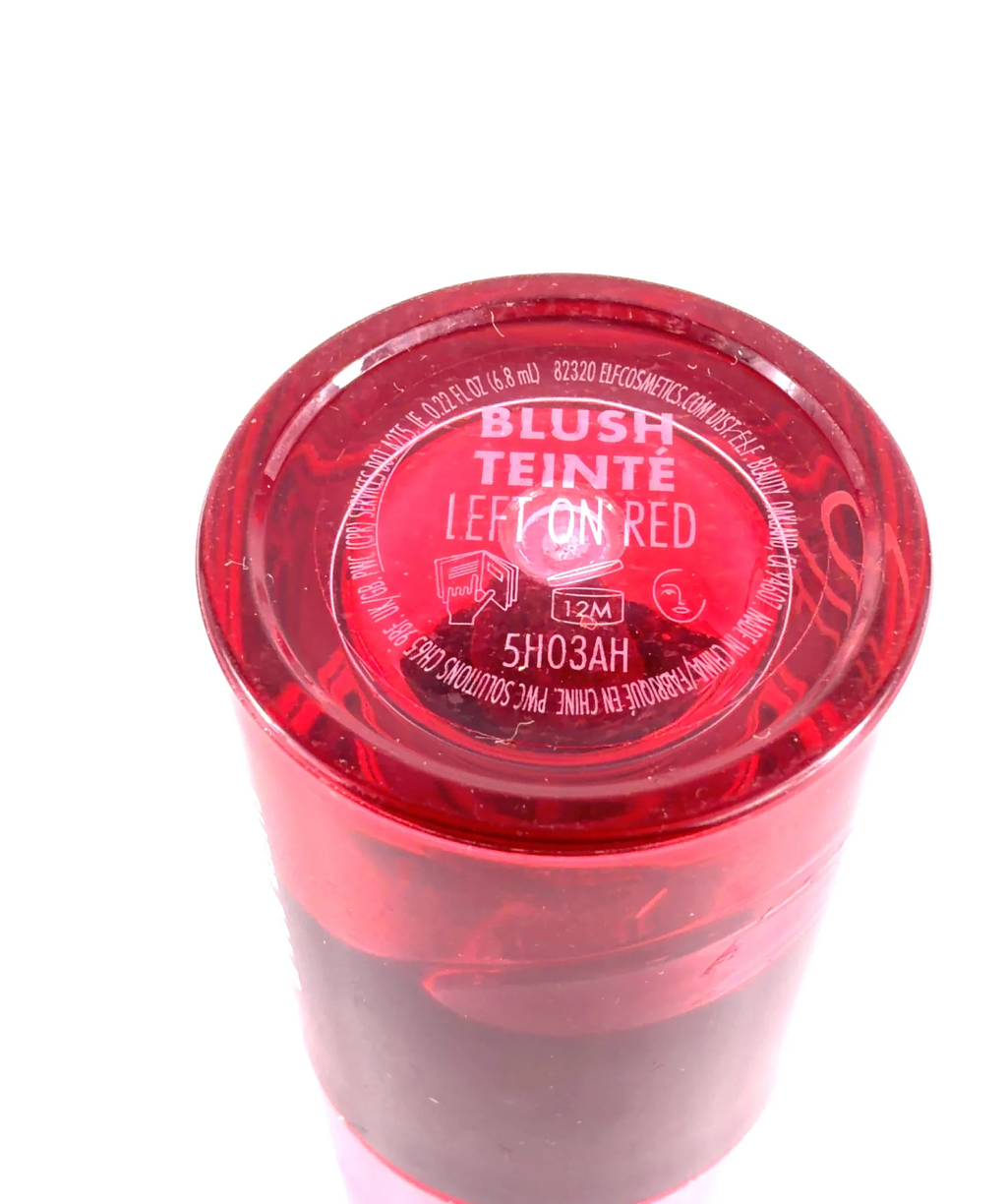 e.l.f. LEFT ON RED Shade, size 6.8ml — fabric detail