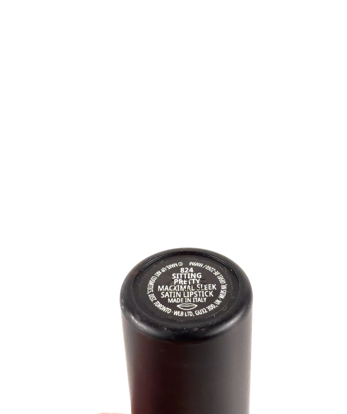 MAC 824 SITTING PRETTY Sitting Pretty Macximal Sleek Satin Lipstick, size 1 — fabric detail