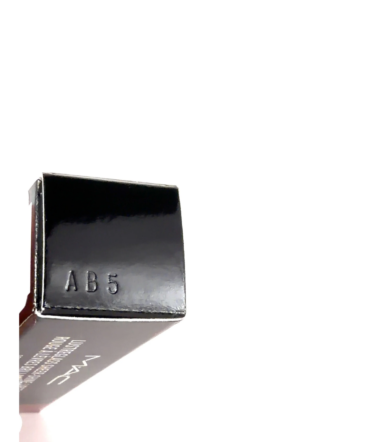 MAC 570 SIGNATURE MOVE LUSTREGLASS SHEER-SHINE LIPSTICK, size 3.5g — detail