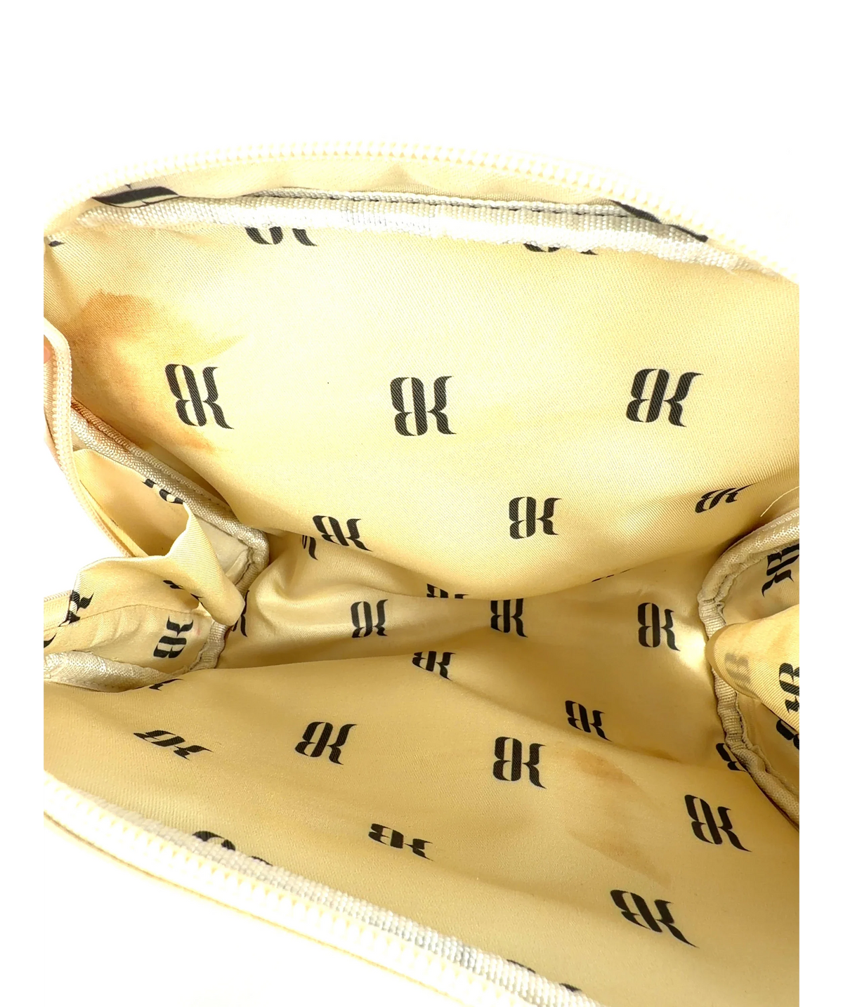 Keren Bartov The Beauty Bag — detail