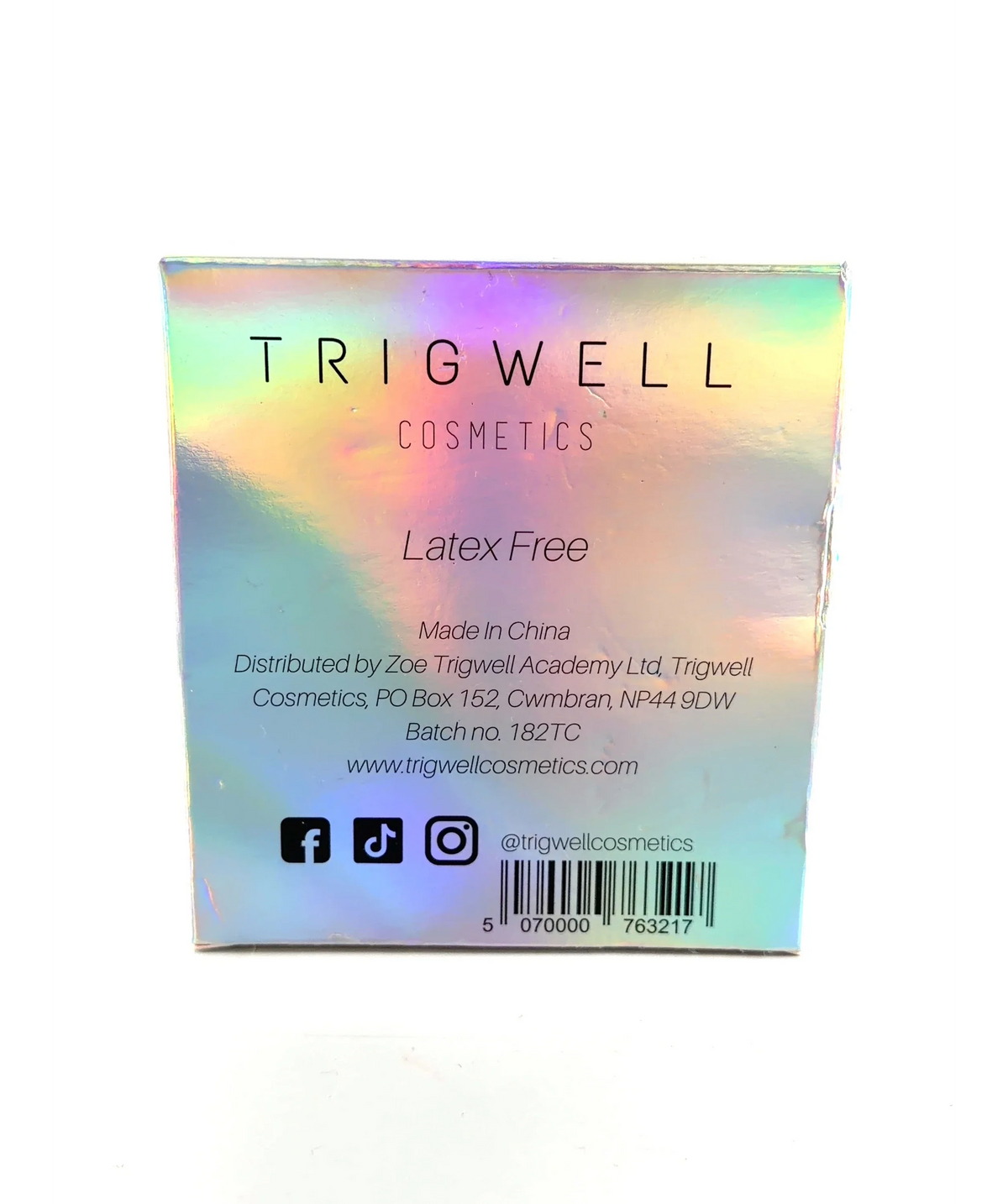 Trigwell Cosmetics Velvet Powder Puff Duo, size 1 — detail