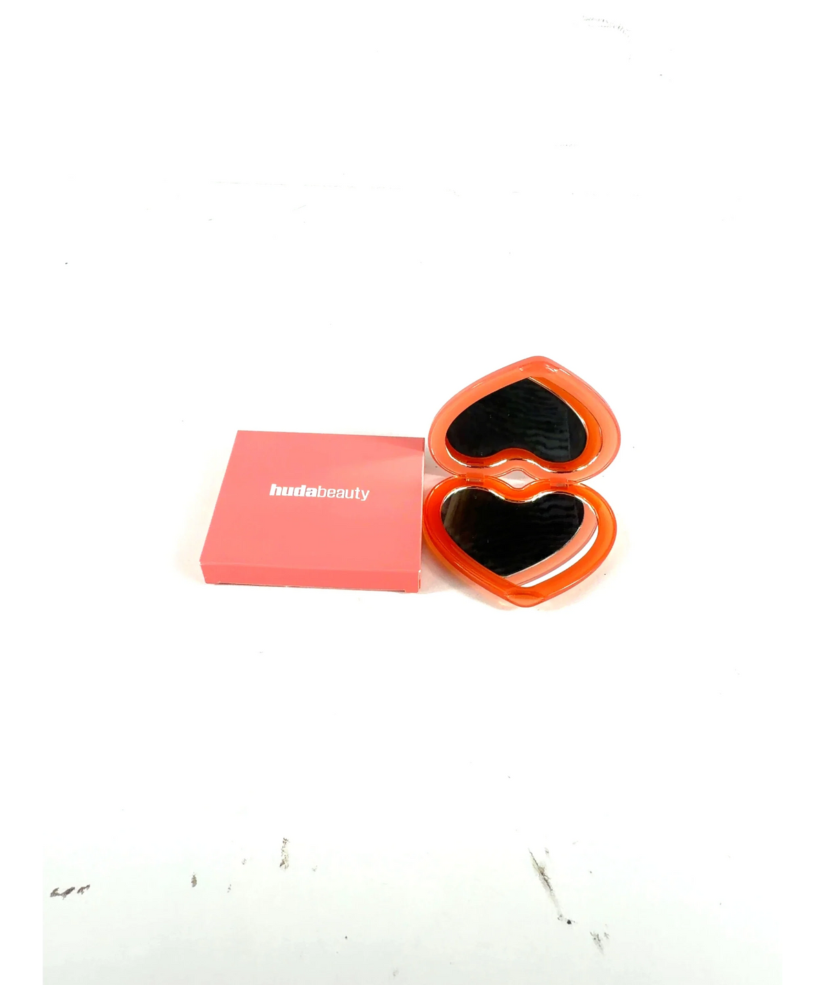 Huda Beauty Velvet Pink and Pumpkin Pie Pocket Heart Mirror, size 1 — detail