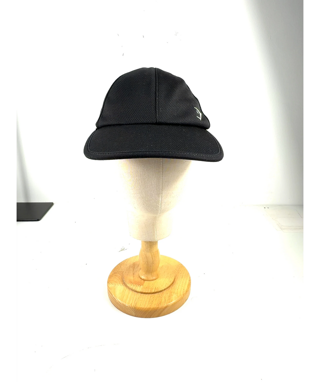 GYMSHARK Black Ponytail Cap — label
