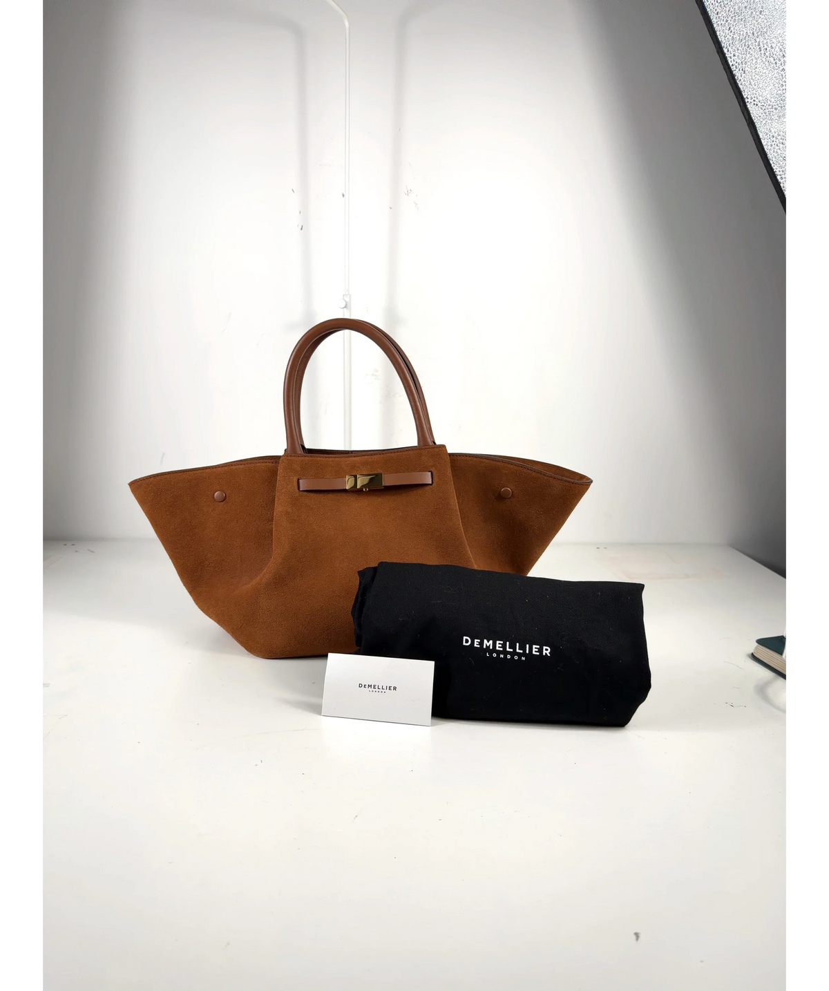 Demellier London tan N81 MIDI NEW YORK — label