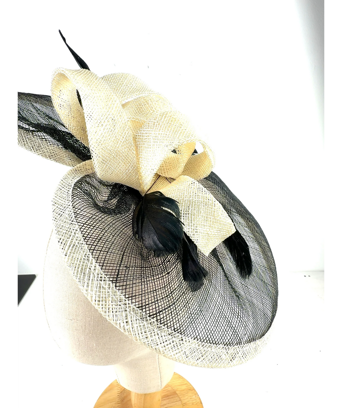 Accessorize Cream Colour — label