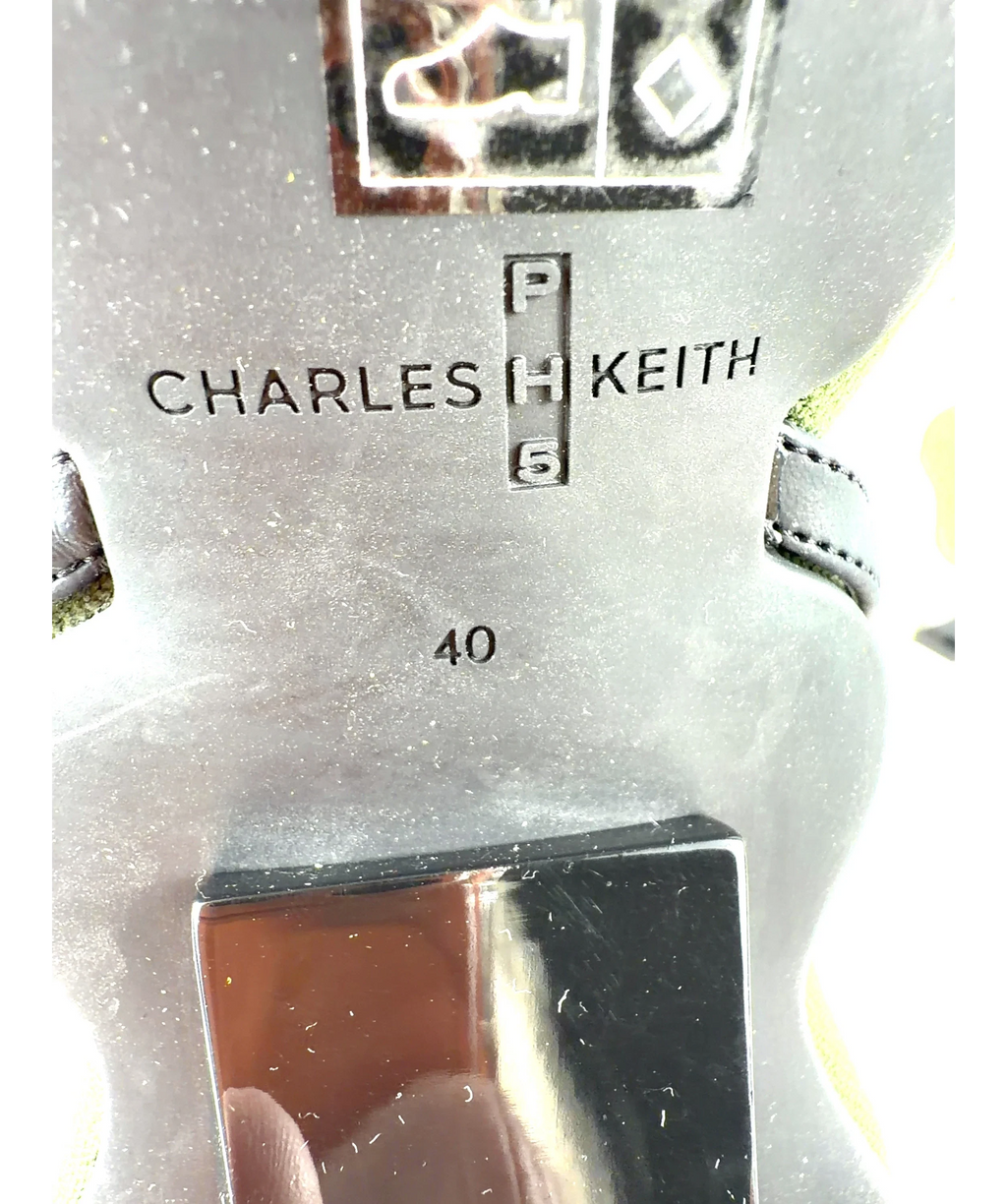 Charles & Keith Green Colour, size UK 7 EU 40 👠 — fabric detail