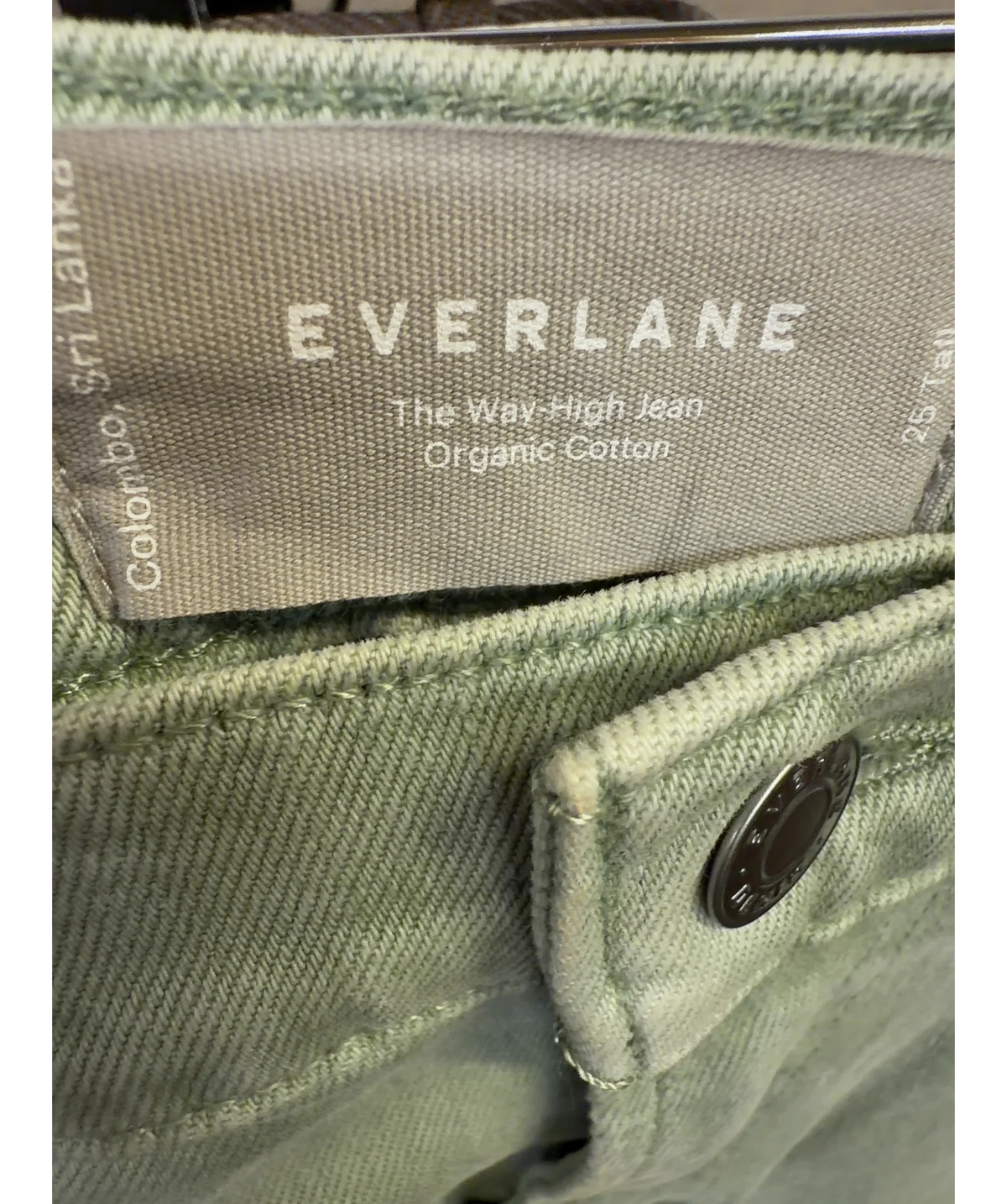 EVERLANE Green The Way-High Jean, size W25 — detail
