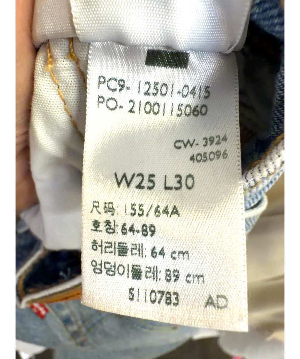 levis light blue 501 Original  Jeans, size W25 — care label