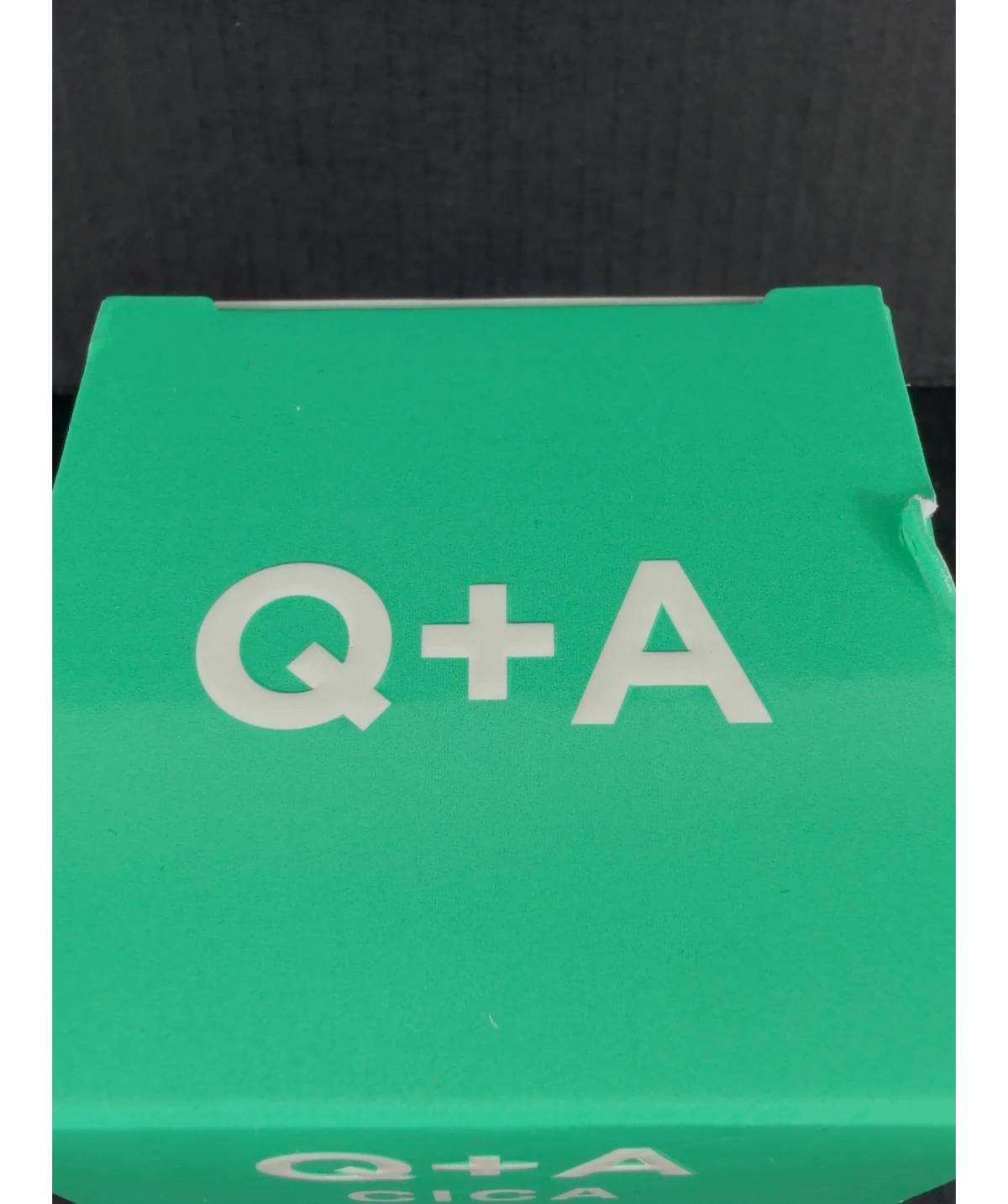 Q+A Cica Calming Overnight Mask, size 50g — label