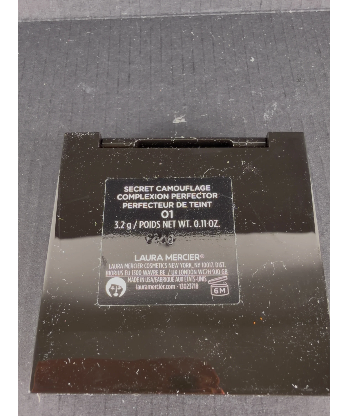 Laura Mercier 01 Secret Camouflage Complexion Perfector, size 3.2g — detail
