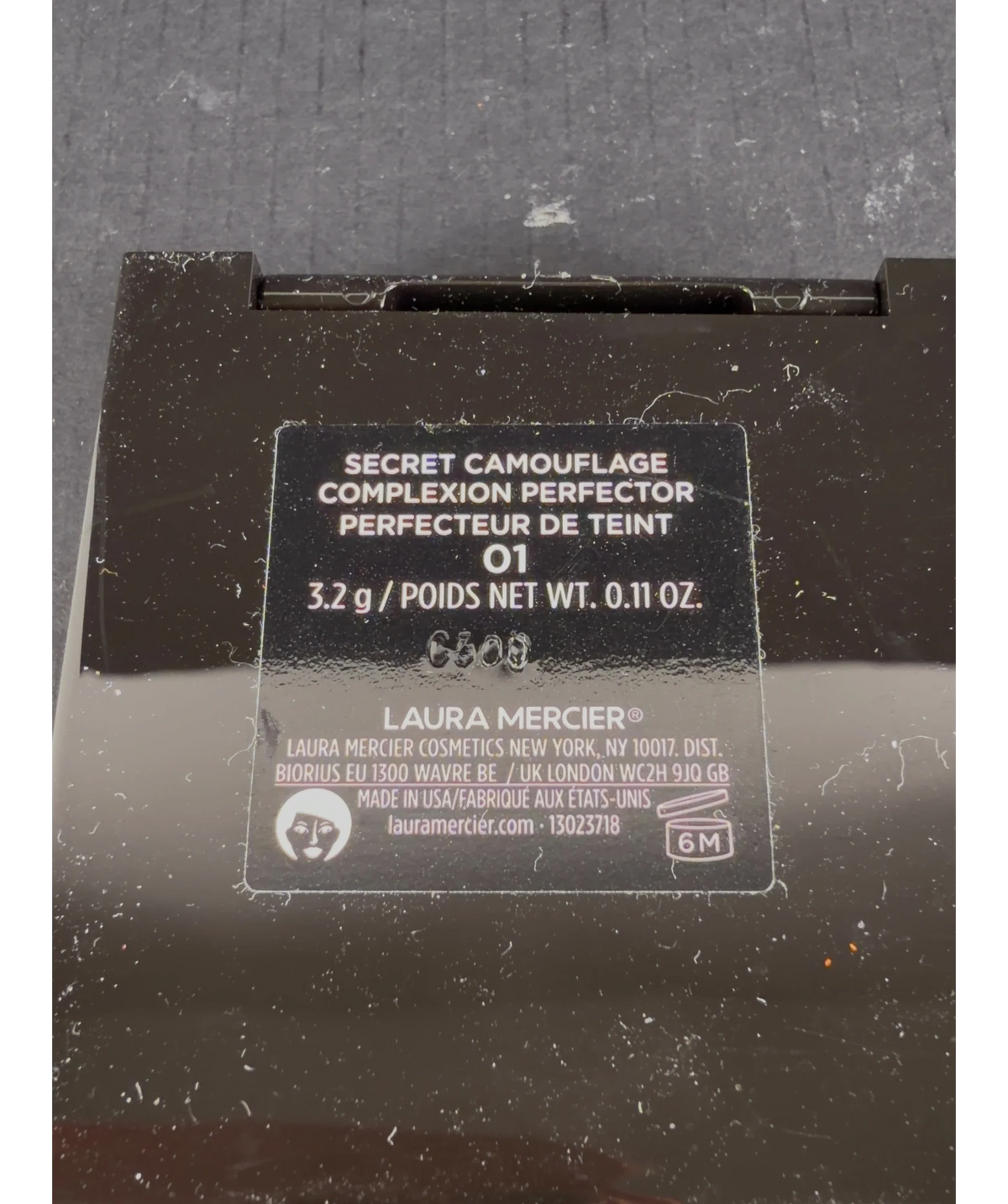 Laura Mercier 01 Secret Camouflage Complexion Perfector, size 3.2g — fabric detail