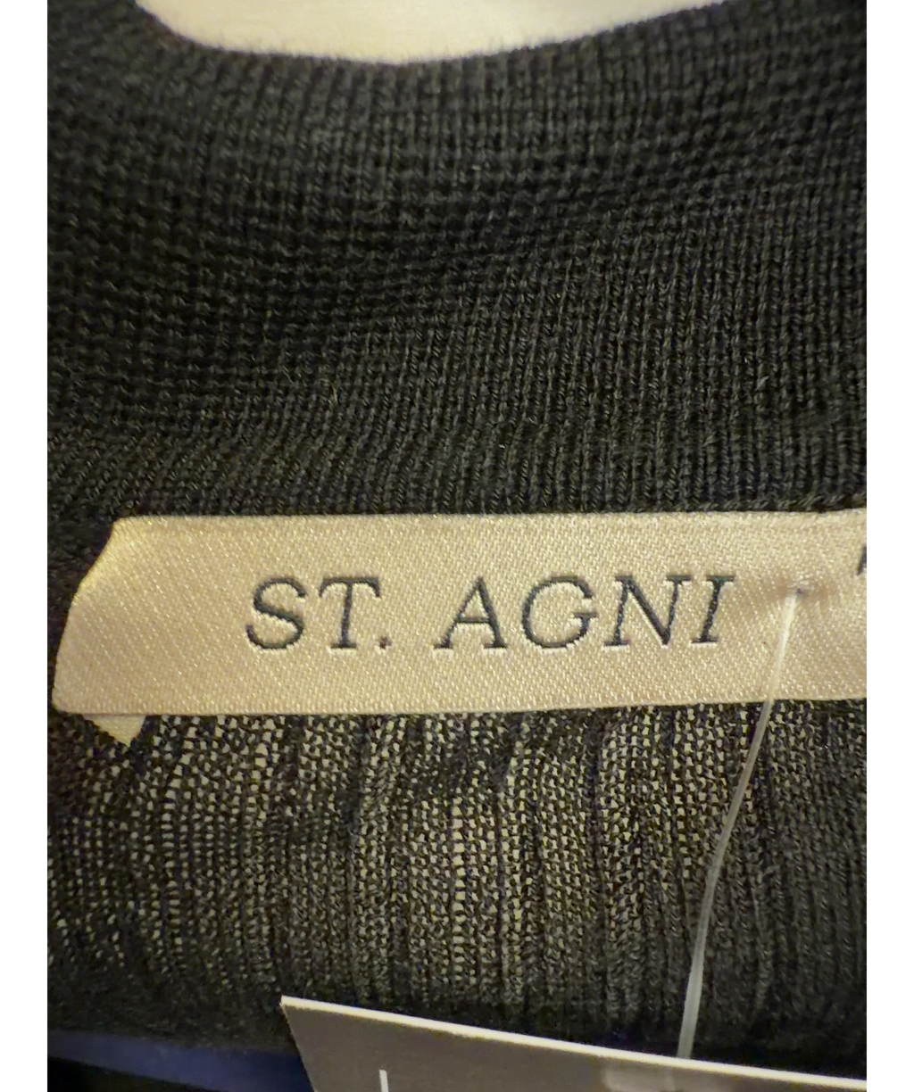 St Agni Black Colour, size UK M — detail