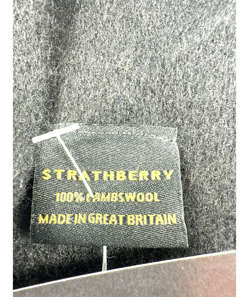 STRATHBERRY Black Colour — detail